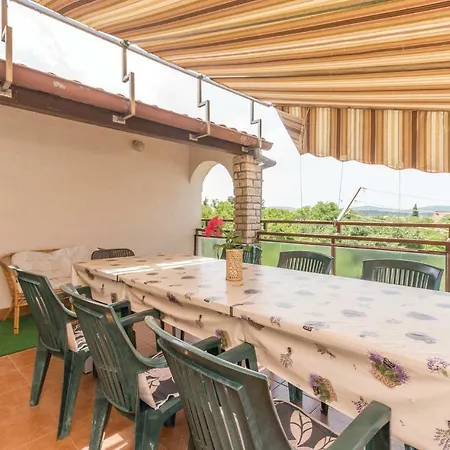 Διαμέρισμα Four-bedroom In *