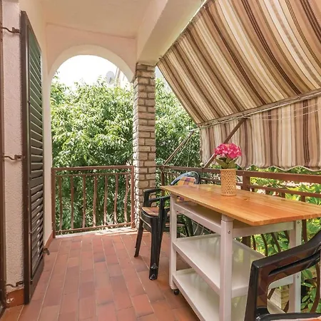 Four-bedroom In Апартаменты